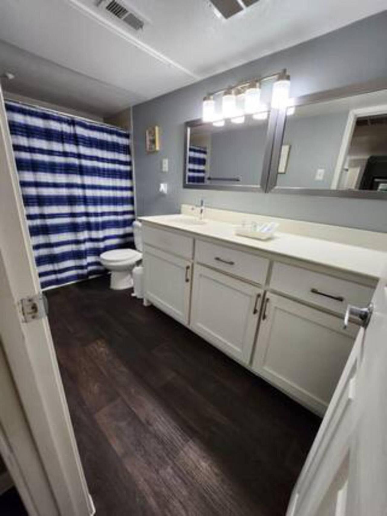 Blue Shark *B501* @ Medical Center 1Br Modern King Apartment With Private Patio 휴스턴 외부 사진